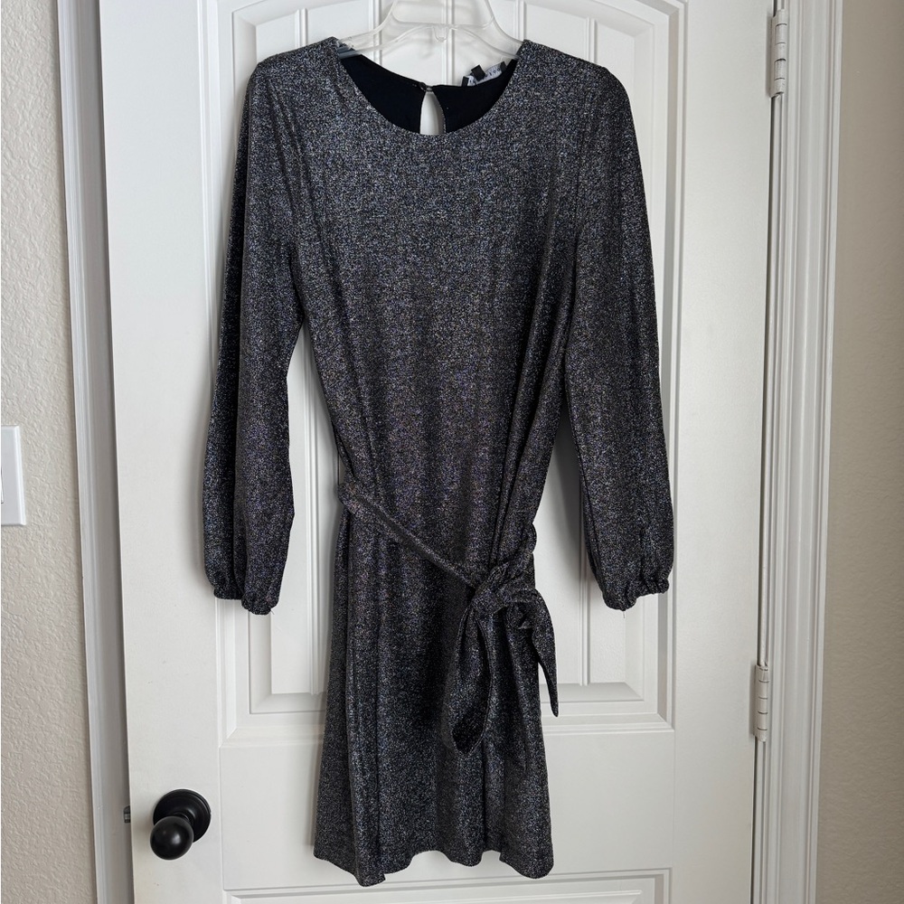 Elegant Black Dress with Tie Waist